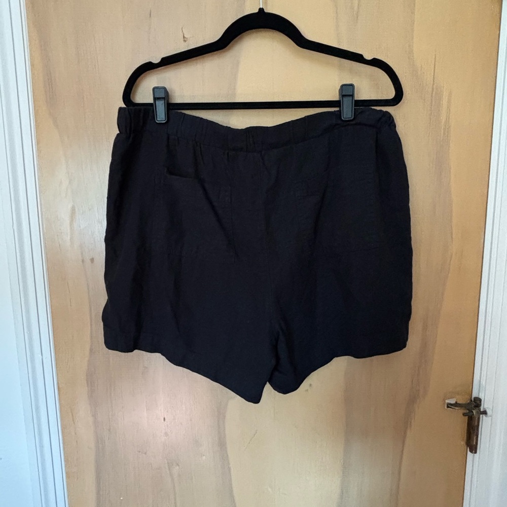 Briggs New York Black Women's Linen Shorts